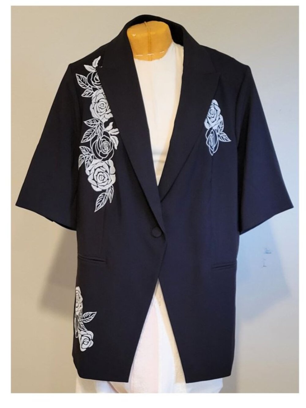 NEW Studio by Torrid black rose BLAZER size M/L NWT - Picture 2 of 13